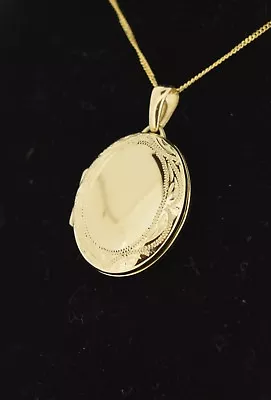 9ct Yellow Gold 21mm Oval Locket - (Free Engraved Name) • £145