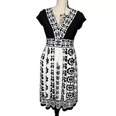 Maggy London Womens Dress Black White Floral Size 10 Short Cap Sleeves Lined • $17