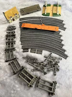 £1 • Buy Hornby 00 Gauge Model Railway Accessories Bundle