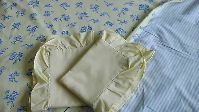 VINTAGE Pale Yellow/Blue Floral Single Duvet Cover & 2 Frilled Yellow P/Cases • £16