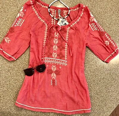 MONORENO ~ New! Raspberry Pink Embroidered 3/4 Sleeve Peasant Top NWT $58 Sz M • $12.95