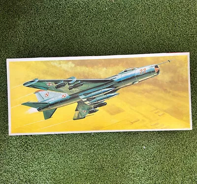 FLUGZEUG-MODELLBAUKASTEN Su-7 M  MODEL AIRPLANE KIT 1:72 SCALE • $30