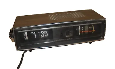 Vintage LLOYDS Flip Dial Alarm AM / FM Digital Clock Radio Model JJ-6491 • $20