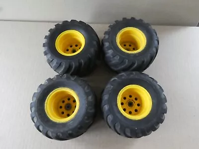 TAMIYA Madbull Set Of Wheels And Tires 1/10 Scale • £25.99