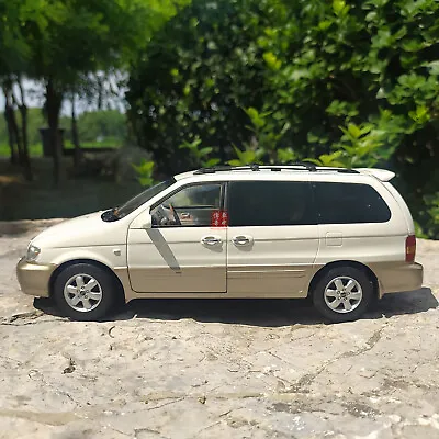 $149.99 • Buy 1/18 DongFeng Kia Carnival White Diecast Model - Old Model, Paint Isn't Perfect.