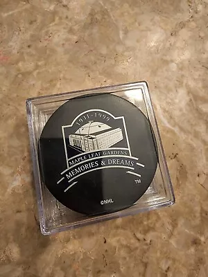 NHL Hockey Maple Leaf Gardens Memories & Dreams 1999 Hockey Puck In Case • $16.36