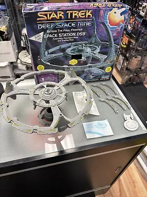 Space Station DS9 (Vintage Star Trek Playmates) COMPLETE • $9.95