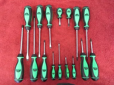 Mac Tools 16 Piece Green Handled Screwdriver Set • $180