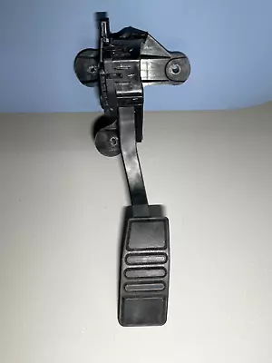 2011-2014 Ford Mustang Accelerator Gas Pedal Assembly OEM CR33-9F836-BA • $50