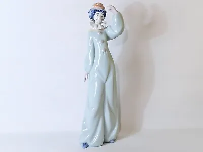 LLADRO Porcelain Harlequin / Clown Figurine   Welcome To The Circus   8045 • £70