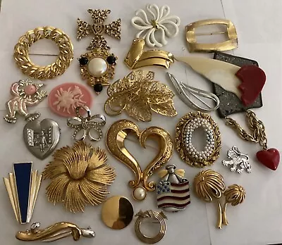 Vintage Lot Of 23 Brooches Jewelry  Most Signed • $25