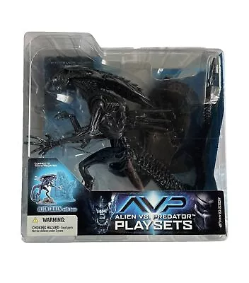 New Alien Vs Predator Playsets Alien Queen Action Figure With Base McFarlane • $99.99