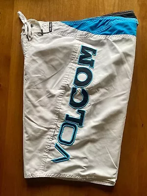 Volcom Surf Board Shorts Size 31 White/Blue Vintage 2000's • $44.99