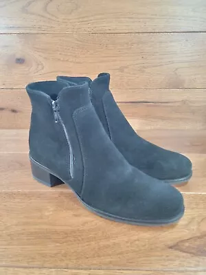 La Canadienne 'Hamlin' Womens Black Suede Waterproof Boot Bootie SIZE 8 M  • $69.99