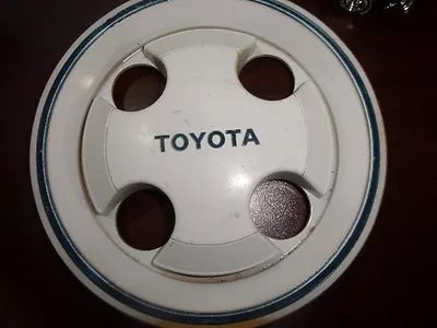 Toyota 4-Spoke Vintage Wheel Center Cap  Hub WHITE PART 6319 • $20.43