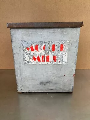 Vintage MOORE DAIRY LANCASTER PA  Metal Milk Box/Crate   #1592 • $75