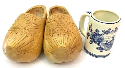 $28.79 • Buy Dutch Decor / Gift Lot Vintage Delft Mug & Ornate Wooden Shoes 11” 