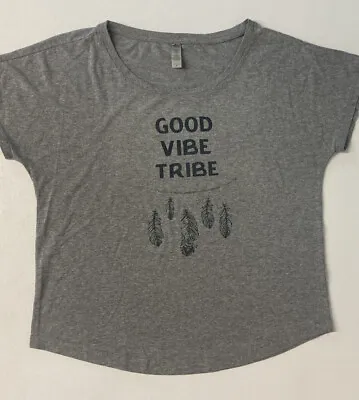 SUPER LOVE TEE  GOOD VIBE TRIBE  WOMENS Size Medium GREY Feathers Yoga T-SHIRT • $19.99