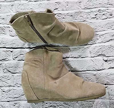 Sketchers SKCH + 3 Hidden Wedge Beige Leather Suede Bootie Shoes WOMENS SZ 8 • $39.75