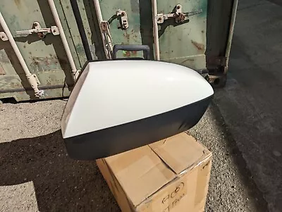 Mutazu Right Side White Hard Saddlebag For 2003 - 2010 Honda ST1300 Factory  • $400