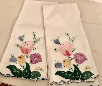 Set Of 2 Vintage Appliquéd Embroidered Hand Tea Towels Flowers Cotton • $12