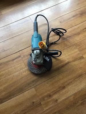 £45 • Buy Makita GA9050 230mm 110v 2000 Watt 9 Inch Angle Grinder