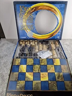 LORD Of The RINGS : Return Of The King - Antique Bronze & Bone Effect Chess Set • £34.99