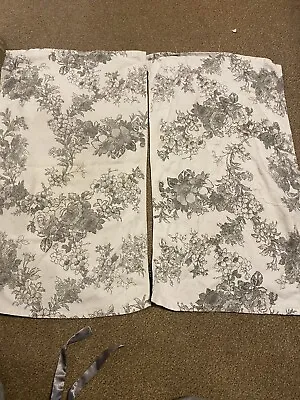 Ralph Lauren Grey White Flower Tea Towel Set • £11