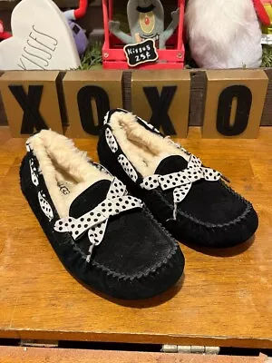 UGG Moccasins Black Dakota 78 Shearling Slippers Women's Size 7 • $29.99