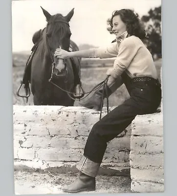 HOLLYWOOD Star MICHELE MORGAN & Pretty Horse VINTAGE 1942 Press Photo • $35