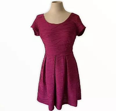 Sangria Fuchsia Fit And Flare Short Sleeve Dress Size 10 • $18.54