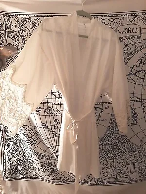 Vintage Silky Robe XL Flora Nikrooz Clean White Fun Or Bridal 36L 24W NeedsSteam • $39.99