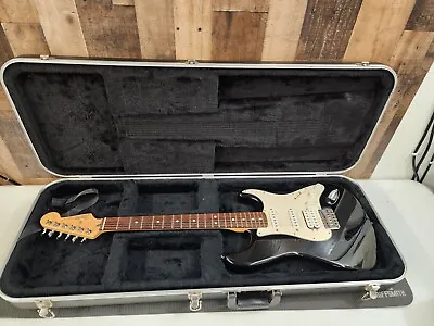 2005 Fender Stratocaster MIM Hss Black With Hsc • $615