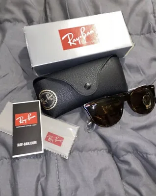 Ray Ban Wayfarer 2185F Sunglasses • $95