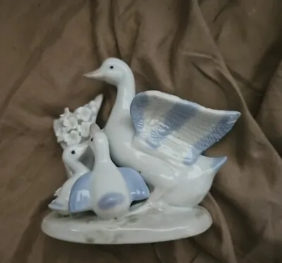 K's Collection Goose And Baby Geese Figurine • $4.99