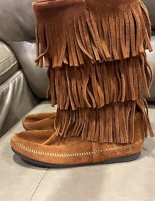 Minnetonka Womens 3 Layer Fringe Calf Hi Brown SUEDE Moccasin 1632 Boots Size 9 • $30