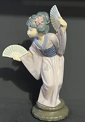 $114.99 • Buy Retired Vintage Lladro  Madame Butterfly  Geisha Girl With Fans #4991 - Flawless