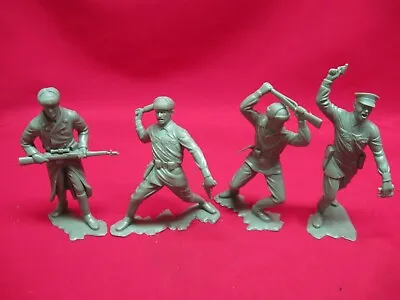 Vintage 1963 Louis Marx & Co. Wwii Plastic Russian Toy Soldiers 6  • $9.99