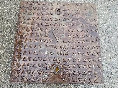 £95 • Buy Used Cast Iron Manhole Drain Cover  -  630 Mm X 630 Mm Clark