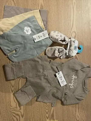 Unisex Baby Clothes Bundle 6-9 Months • £15