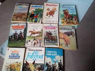£7 • Buy Set Of 11 Horse Books 1970s Follyfoot, Thelwell, Vet In Harness See Photographs