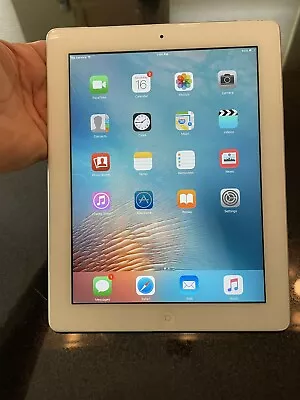 Apple IPad 2 16GB Wi-Fi + Cellular (Verizon) 9.7in - White • $0.99