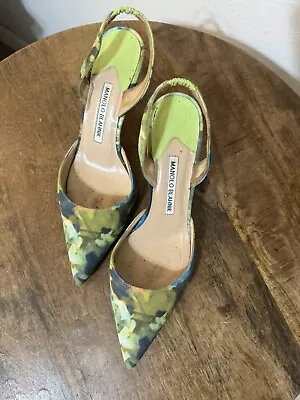 Manolo BlahnikCarolyne Mid-Heel Fabric Halter Pumps Green Floral 37.5 • $80