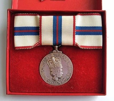 £220 • Buy 1977 Official Queen Elizabeth II Silver Jubilee Medal Boxed Ladies Version