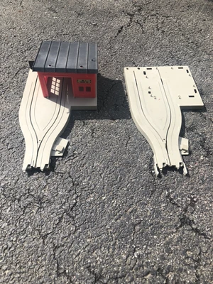 $19.99 • Buy 2 Vintage Tyco Us-1 Track Part With Red Building # B 3018 Hong Kong