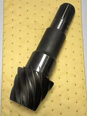 NEW SPIRAL BEVEL GEAR SHAFT R205853 For DIFFERENTIAL JOHN DEERE 9330 TRACTOR • $395