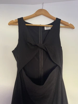 $20 • Buy Princess Polly Twist Front Cut Out Midi Dress Size 12