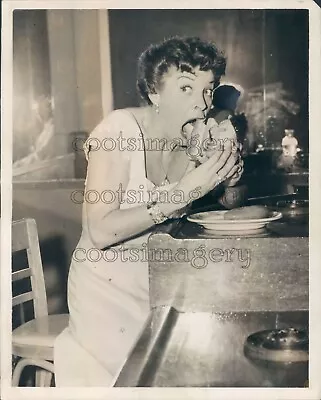 1954 Press Photo Martha Raye Eats A Big Sandwich 1950s • $15