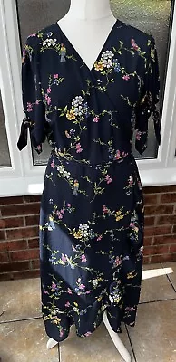 Oasis Size 16 Gorgeous Wrap Dress With Bird & Floral Design • £3.99