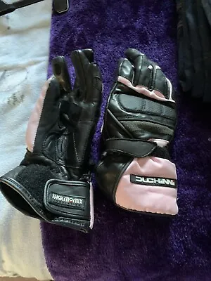 Ladies Motorcycle Gloves Medium • £15